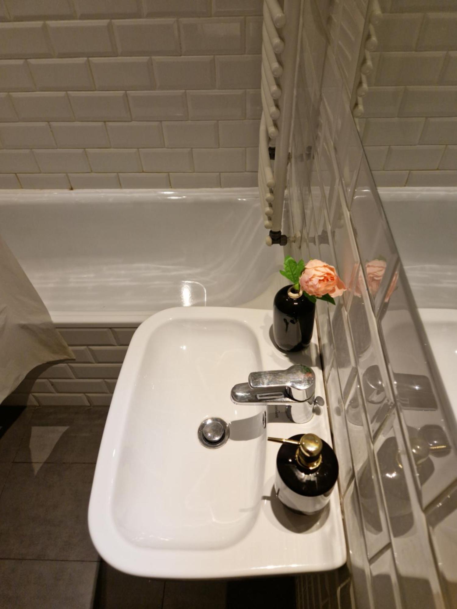 Peaceful Tribe Residence Budapest Ngoại thất bức ảnh
